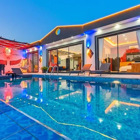 Muhtesem Tatil Villasi Poyraz 2 Villa Kaş