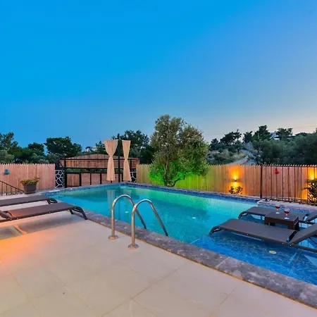Muhtesem Tatil Villasi Poyraz 2