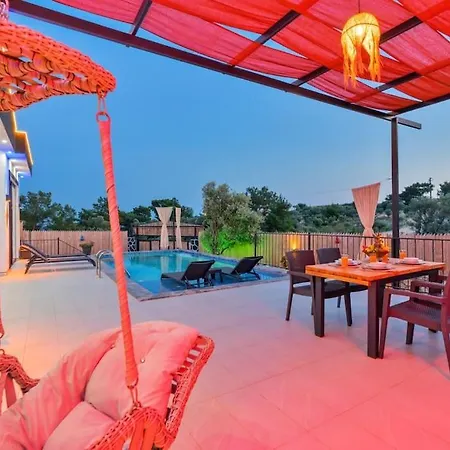 Muhtesem Tatil Villasi Poyraz 2 Villa Kaş