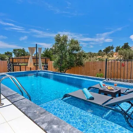 Muhtesem Tatil Villasi Poyraz 2 Villa Kaş
