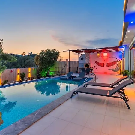 Muhtesem Tatil Villasi Poyraz 2 *