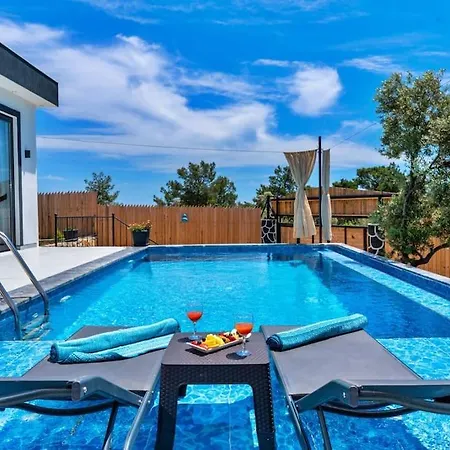 Muhtesem Tatil Villasi Poyraz 2 Villa Kaş